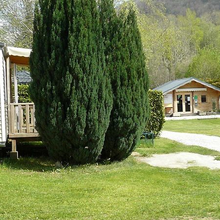 Camping Le Rey Louvie Juzon Esterno foto