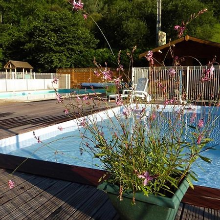 Camping Le Rey Louvie Juzon Esterno foto