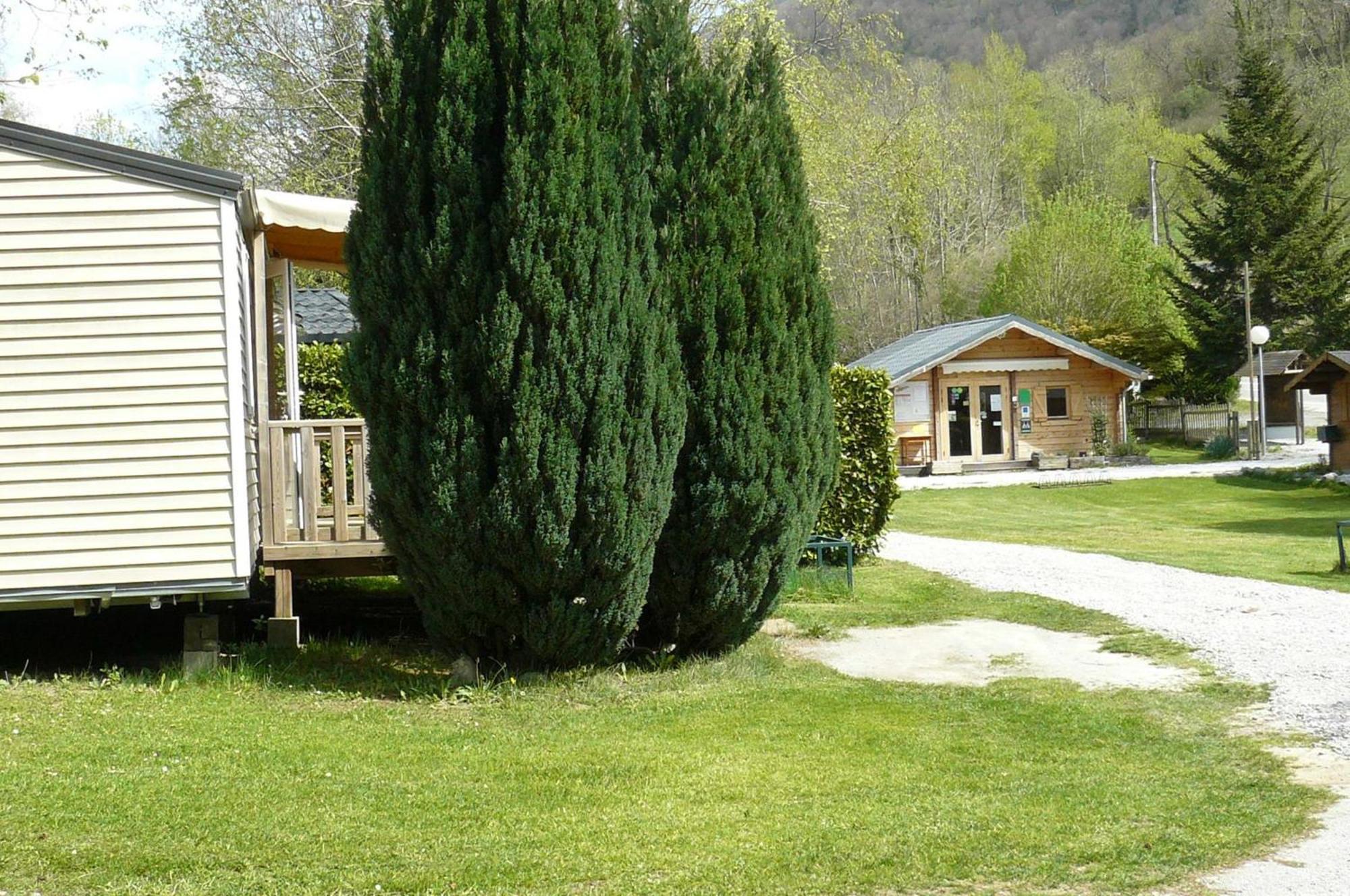 Camping Le Rey Louvie Juzon Esterno foto