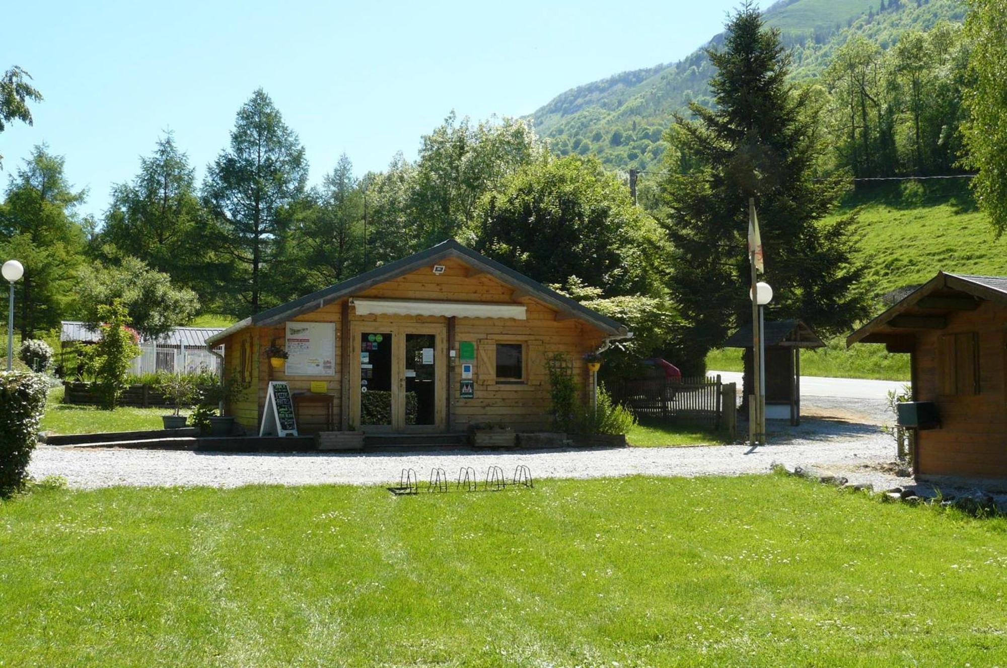 Camping Le Rey Louvie Juzon Esterno foto