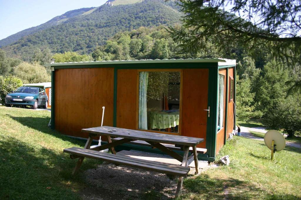 Camping Le Rey Louvie Juzon Camera foto