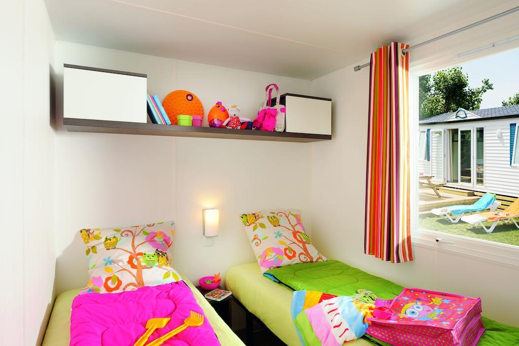 Camping Le Rey Louvie Juzon Camera foto