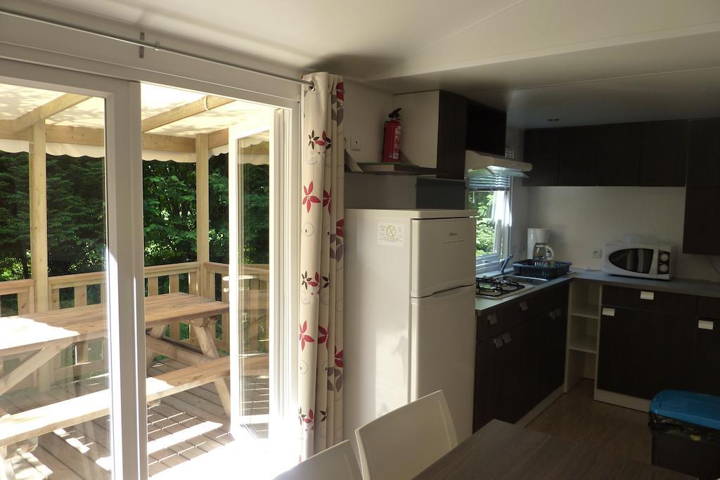 Camping Le Rey Louvie Juzon Camera foto
