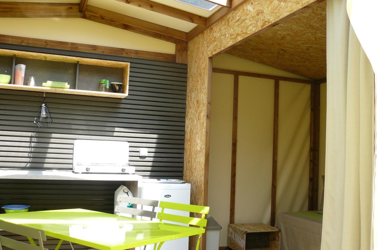 Camping Le Rey Louvie Juzon Esterno foto