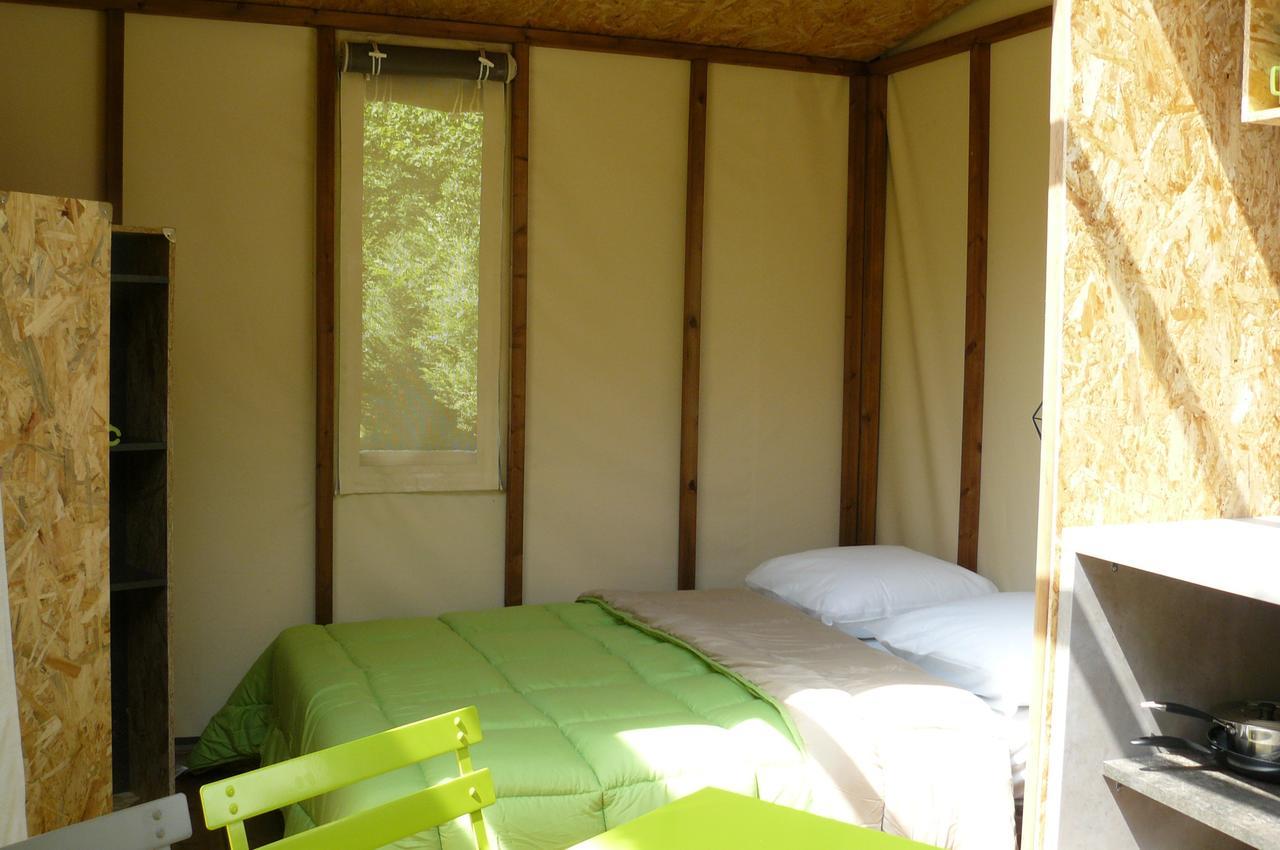 Camping Le Rey Louvie Juzon Esterno foto