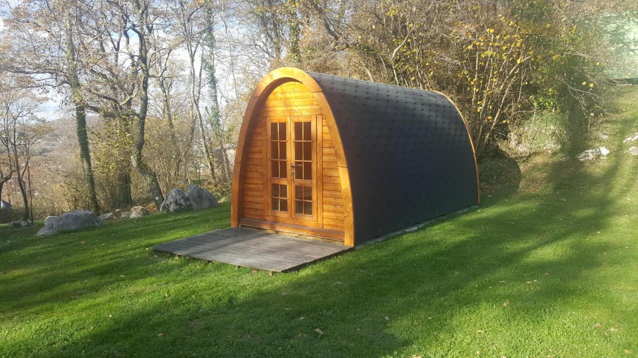 Camping Le Rey Louvie Juzon Esterno foto