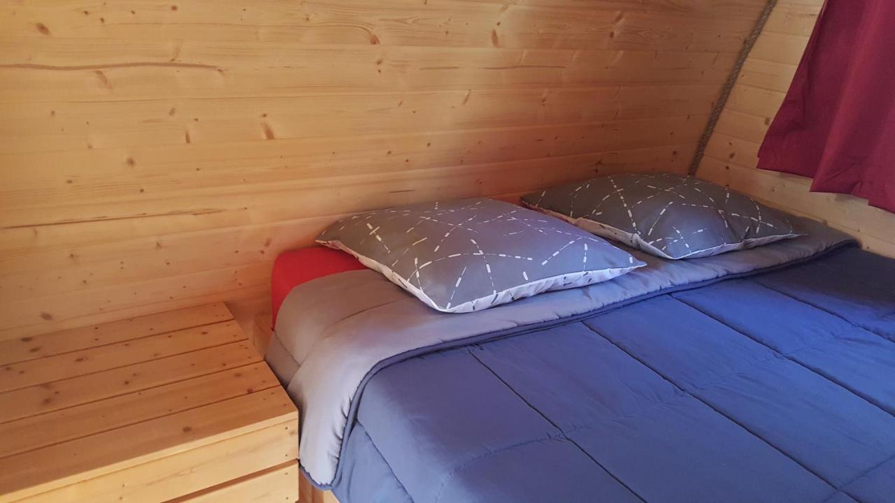 Camping Le Rey Louvie Juzon Esterno foto