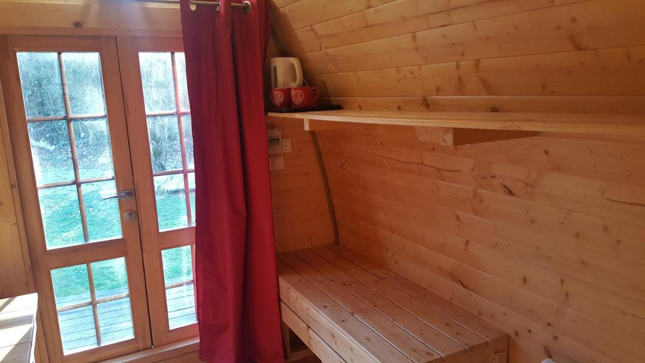 Camping Le Rey Louvie Juzon Esterno foto