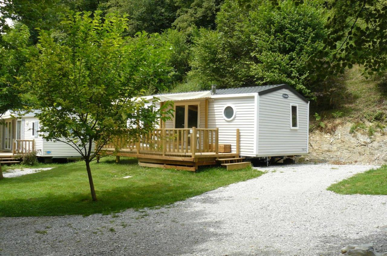 Camping Le Rey Louvie Juzon Esterno foto