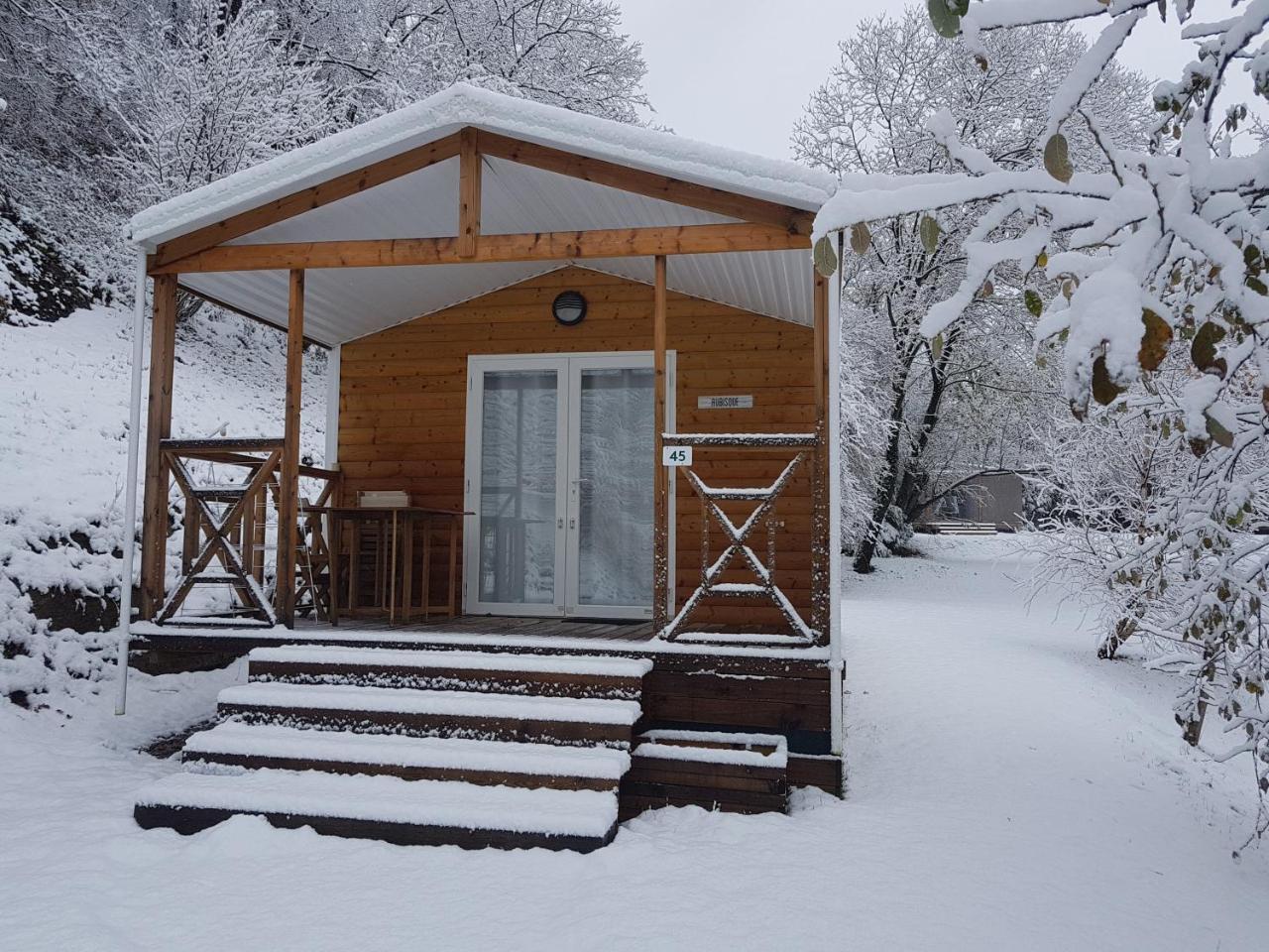 Camping Le Rey Louvie Juzon Esterno foto