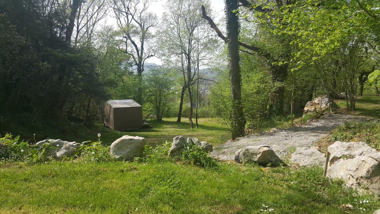 Camping Le Rey Louvie Juzon Esterno foto